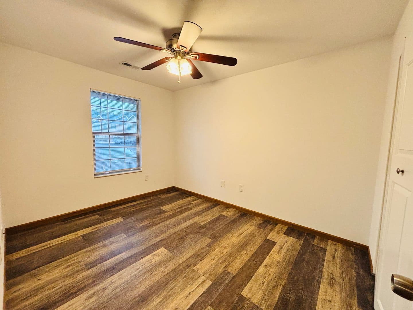 Belleville Apartment: 1671 Shadow Ridge Court