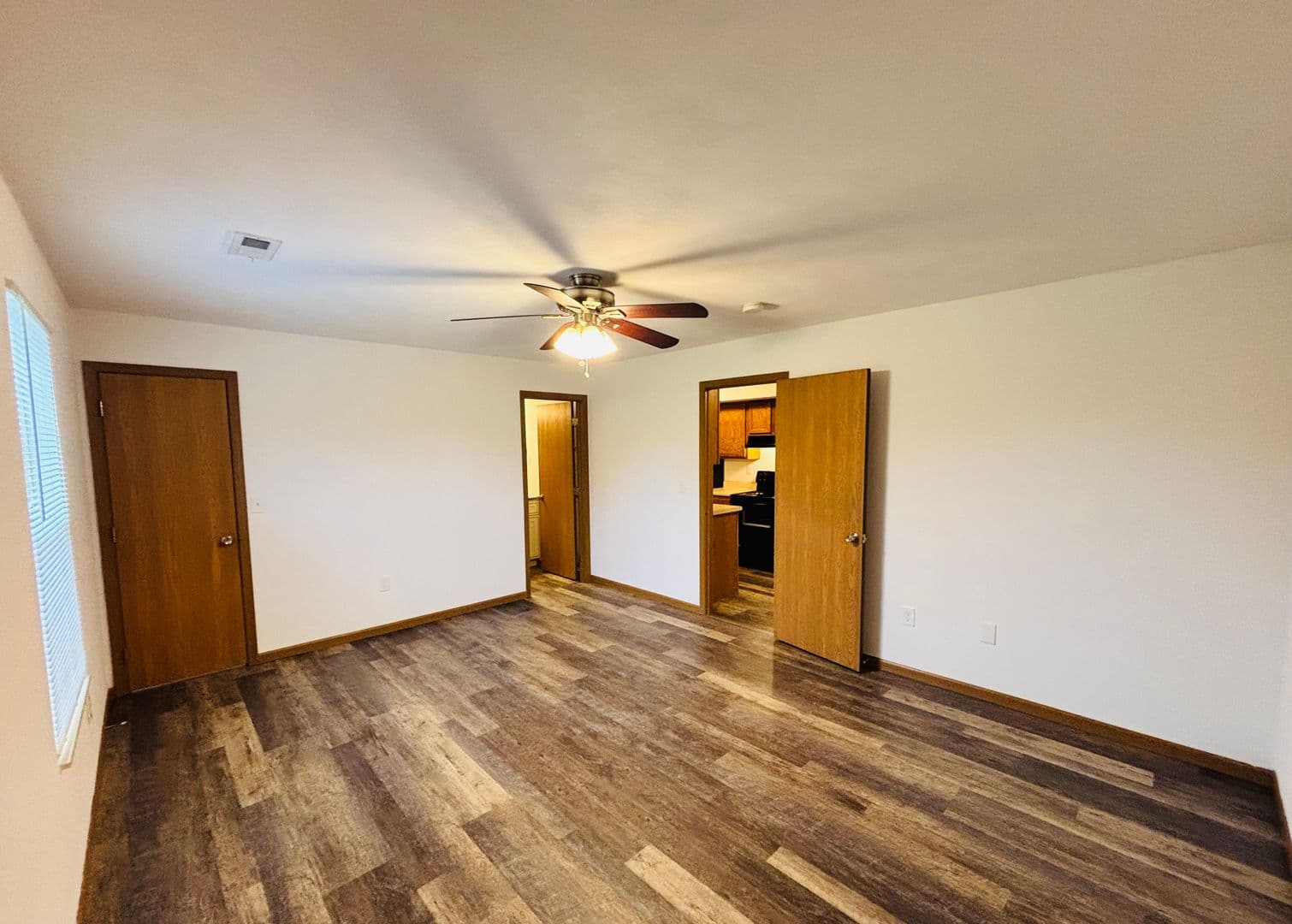 Belleville Apartment: 1671 Shadow Ridge Court