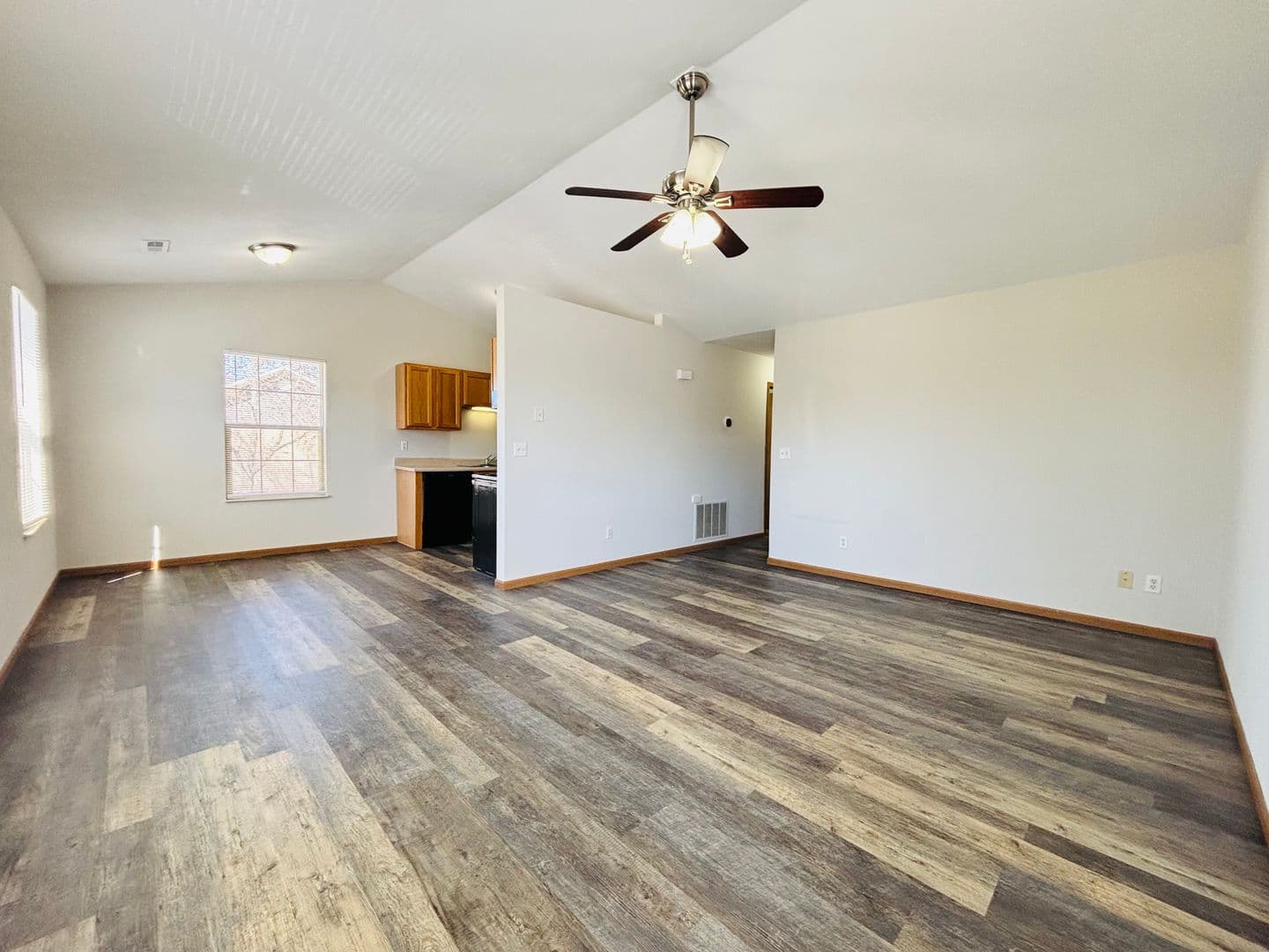 Belleville Apartment: 1671 Shadow Ridge Court