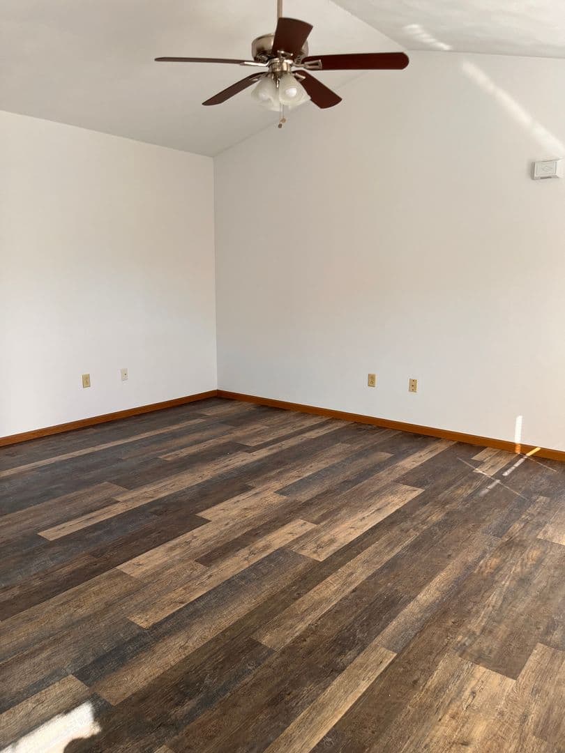 Belleville Apartment: 1671 Shadow Ridge Court