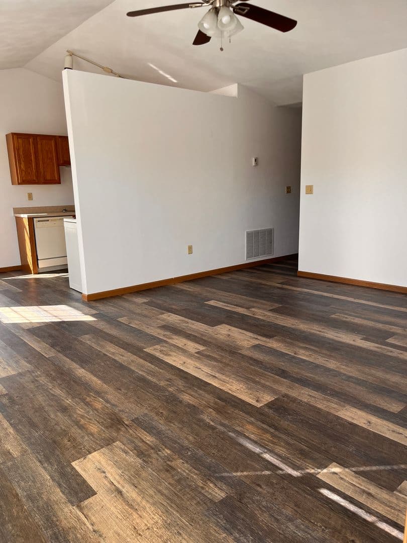 Belleville Apartment: 1671 Shadow Ridge Court
