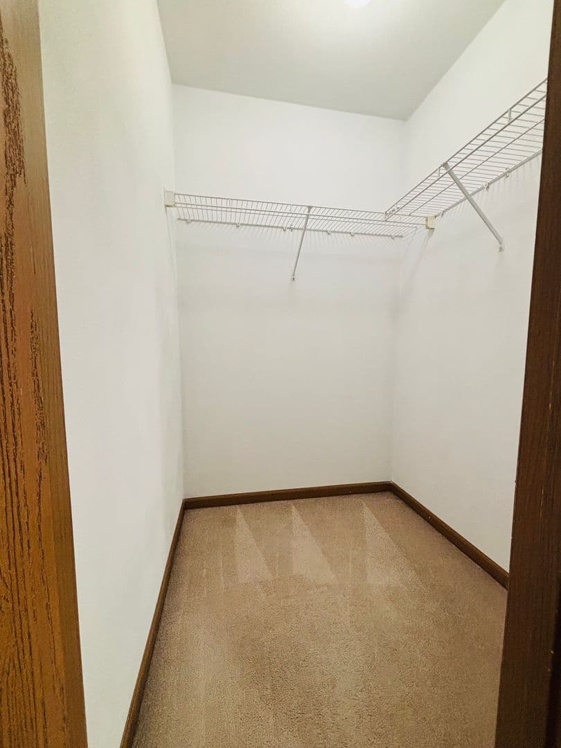 Belleville Apartment: 1671 Shadow Ridge Court