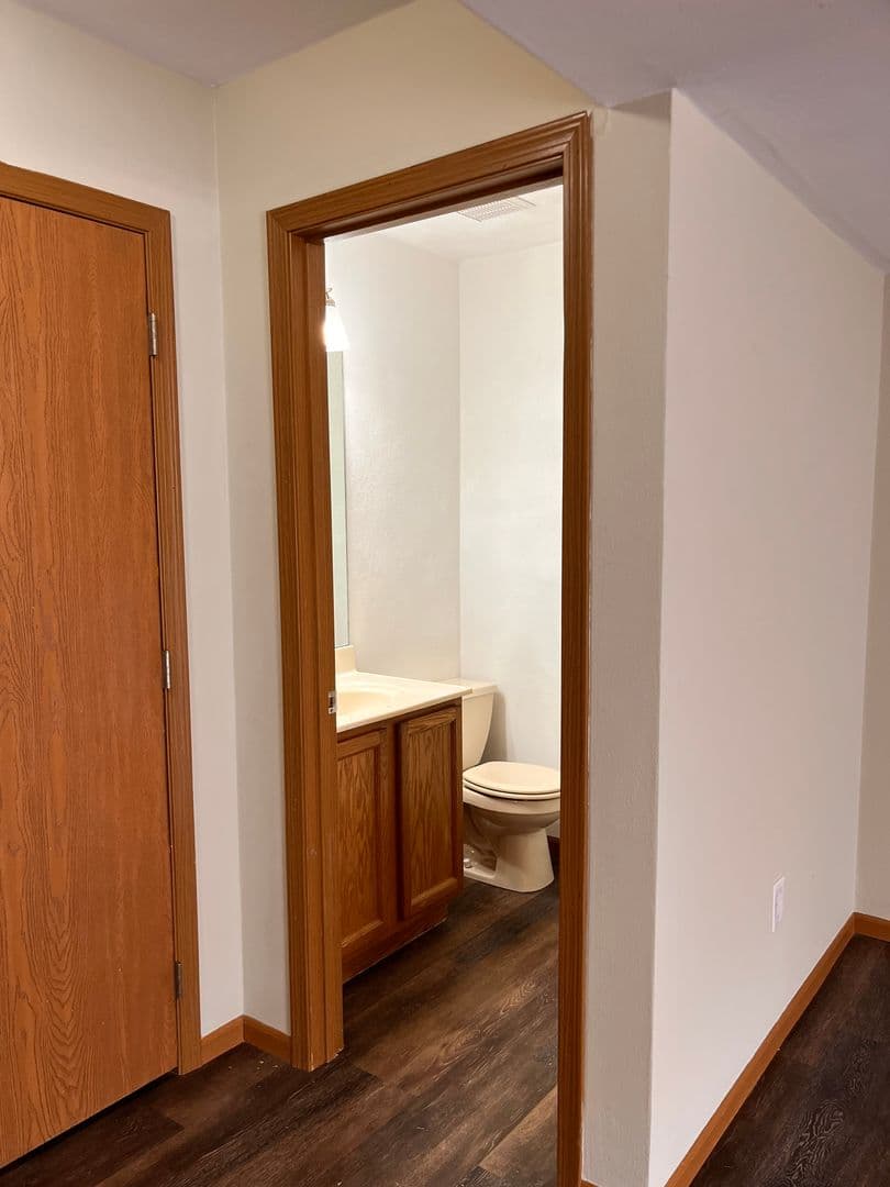 Belleville Apartment: 1671 Shadow Ridge Court