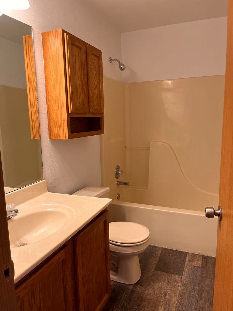 Belleville Apartment: 1671 Shadow Ridge Court