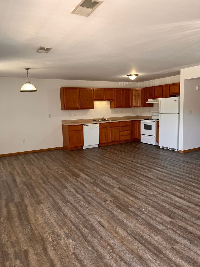 Belleville Apartment: 1671 Shadow Ridge Court