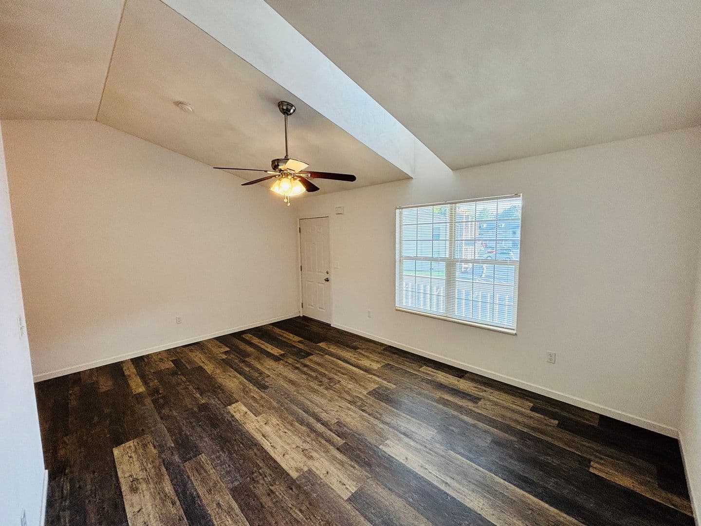 Belleville Apartment: 1671 Shadow Ridge Court