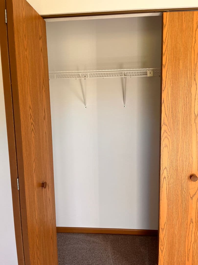 Belleville Apartment: 1671 Shadow Ridge Court