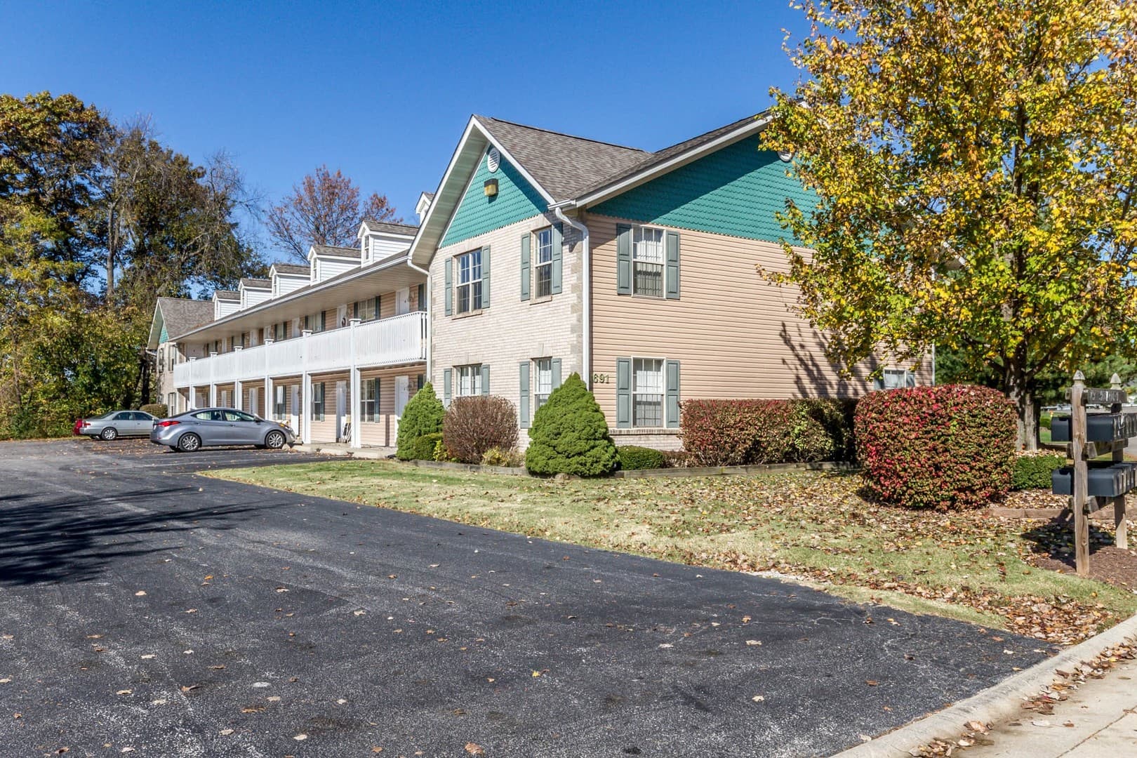Belleville Apartment: 1671 Shadow Ridge Court