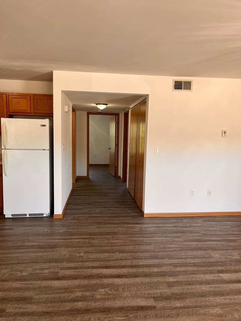 Belleville Apartment: 1671 Shadow Ridge Court