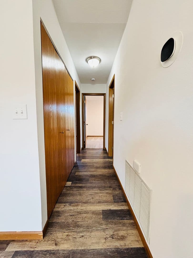 Belleville Apartment: 1671 Shadow Ridge Court