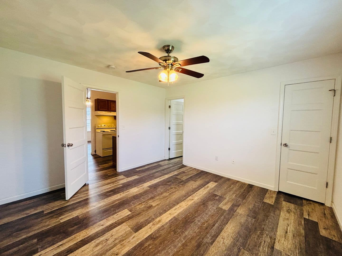 Belleville Apartment: 1671 Shadow Ridge Court