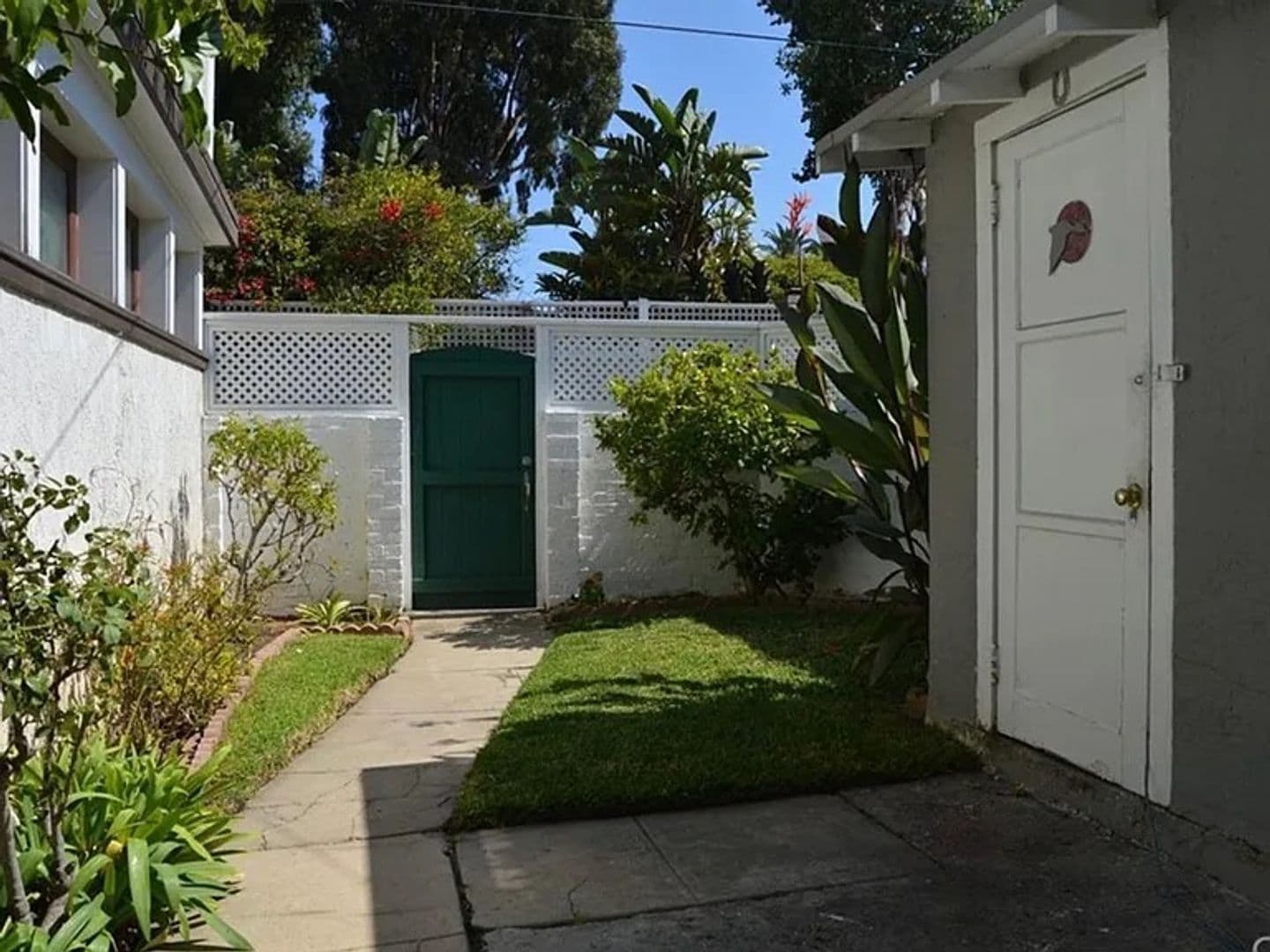 Torrance House: 1608 Post Ave