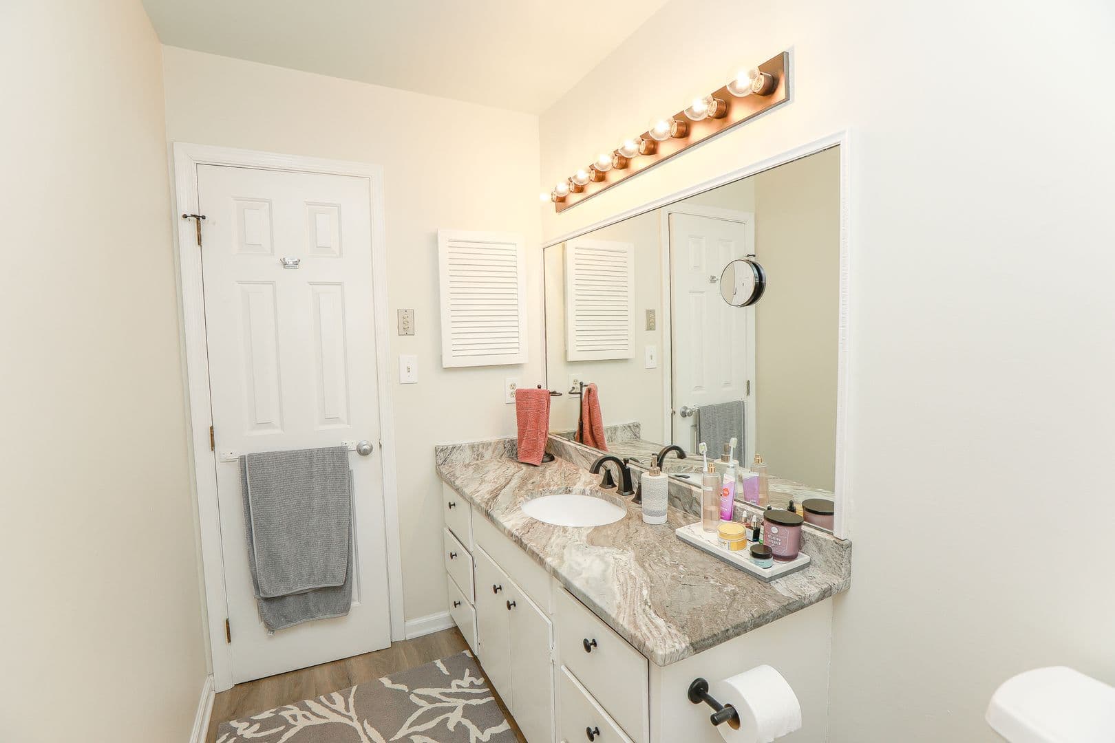 Williamsburg Condo: 86 Winster Fax Rd.