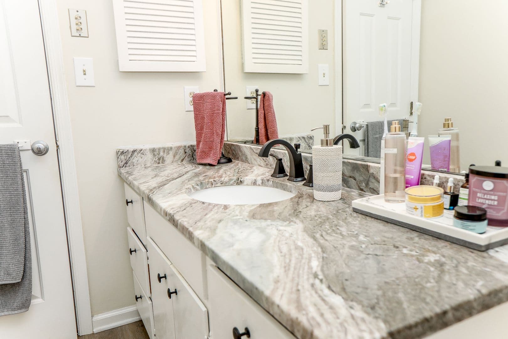 Williamsburg Condo: 86 Winster Fax Rd.