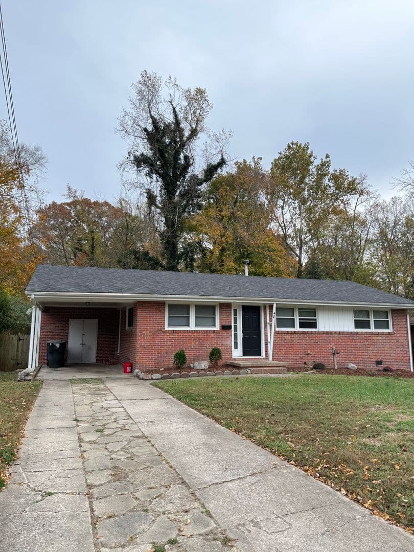 Newport News House: 48 Edgemoor Dr.