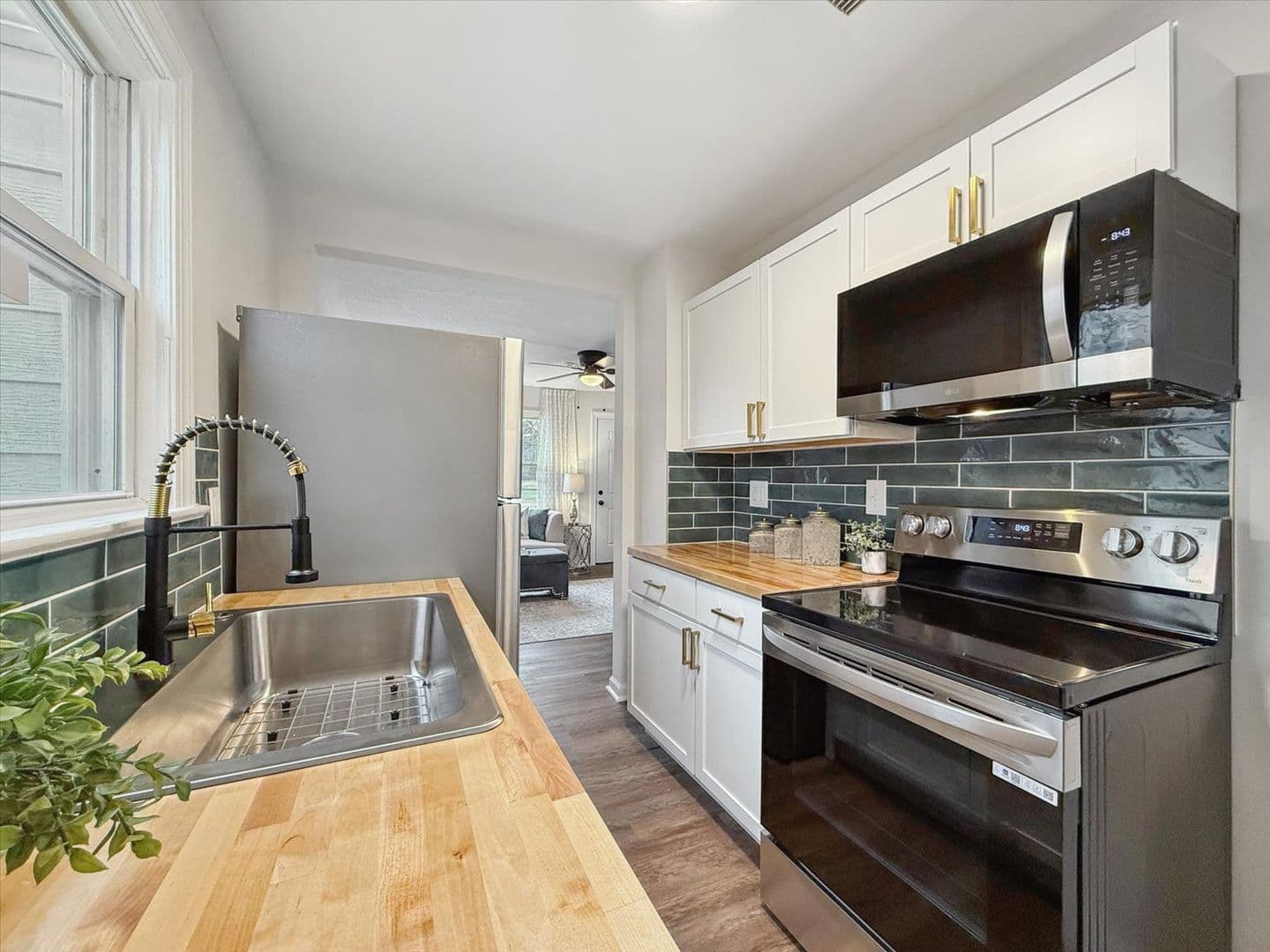 Hampton House: 428 Hampton Roads Avenue