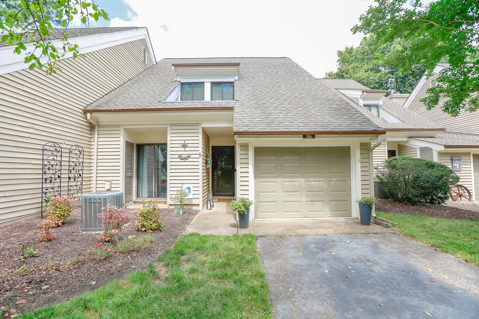 Williamsburg Condo: 86 Winster Fax Rd.