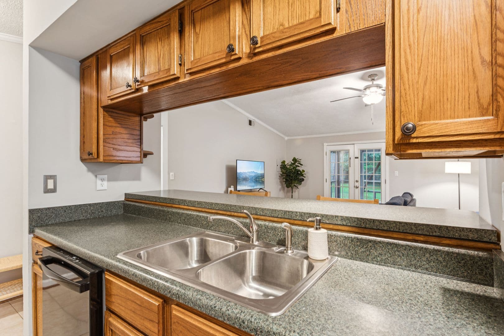 Newport News House: 501 Ashwood Drive