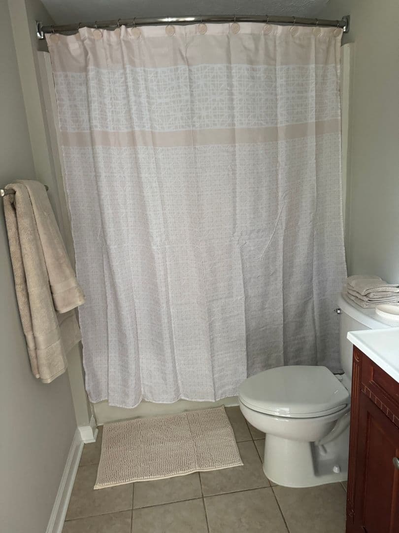 Newport News House: 501 Ashwood Drive