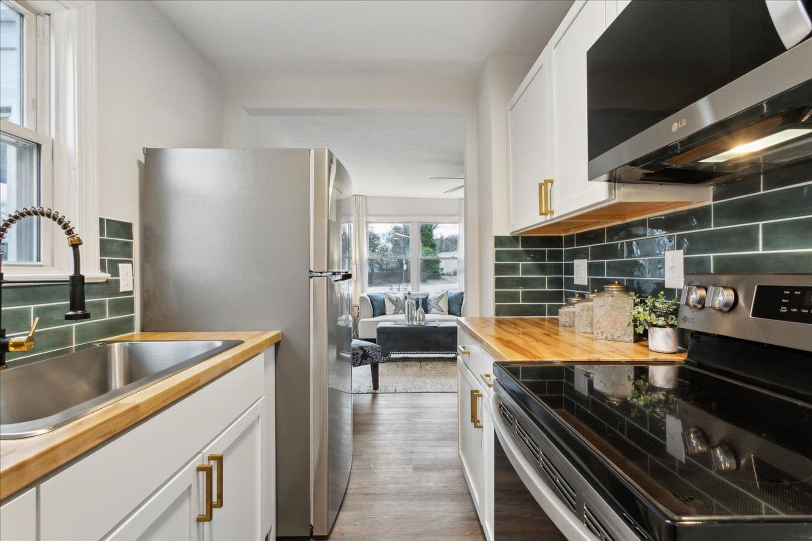 Hampton House: 428 Hampton Roads Avenue