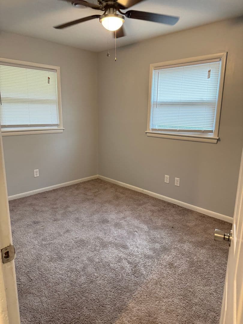 Newport News House: 48 Edgemoor Dr.