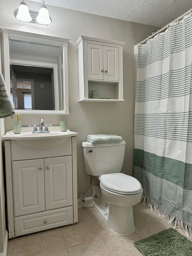 Newport News House: 501 Ashwood Drive