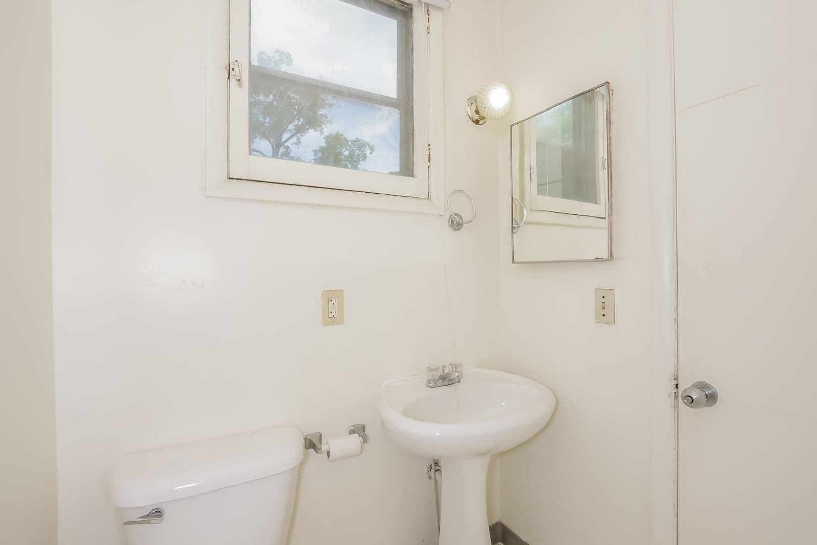 Ann Arbor Apartment: 1331 Washtenaw Ave