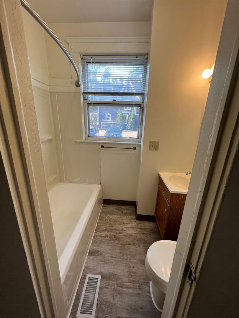 Ann Arbor Apartment: 524 S. Forest Ave