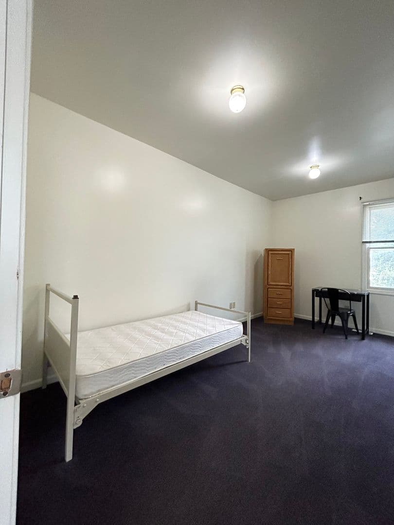 Ann Arbor House: 1348 Wilmot Ct.
