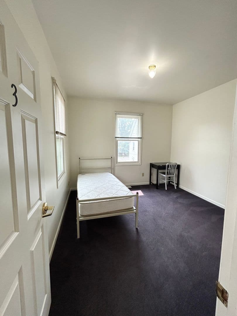 Ann Arbor House: 1348 Wilmot Ct.