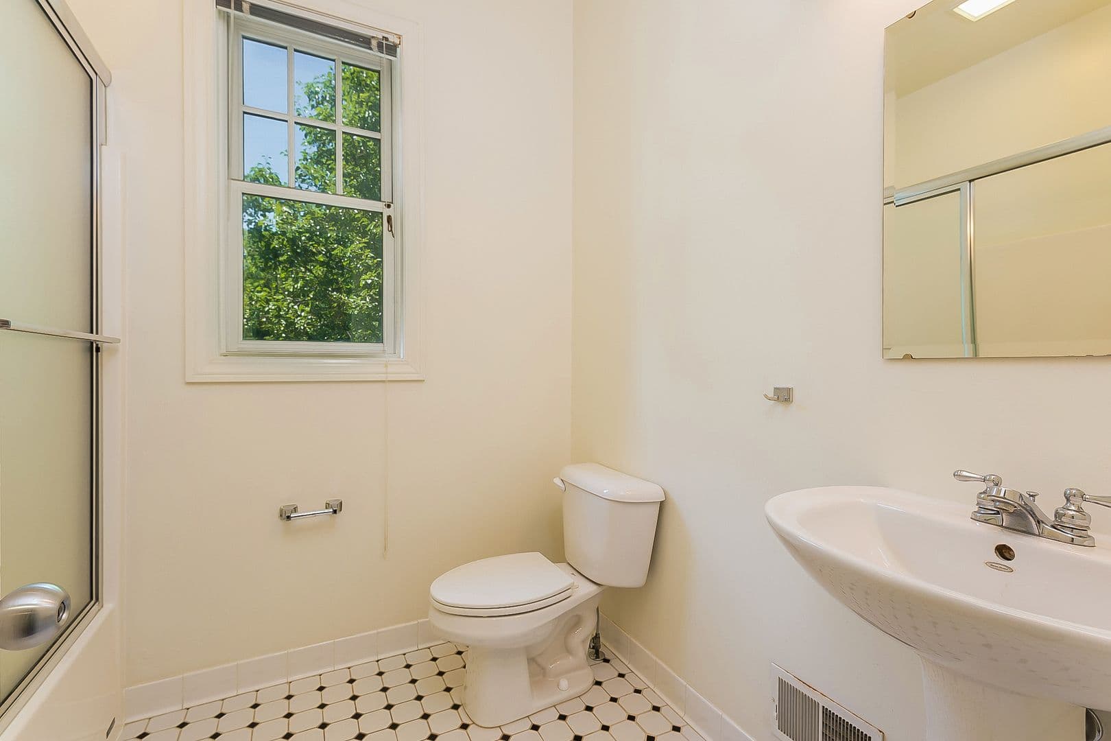 Ann Arbor Apartment: 1610-1612 Washtenaw Ave