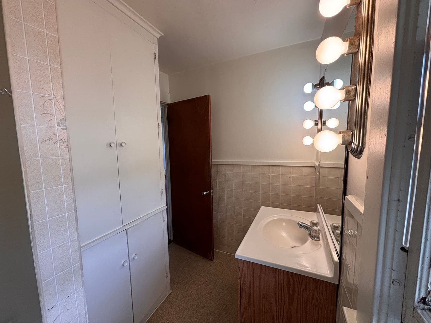 Ann Arbor House: 1318 Wilmot