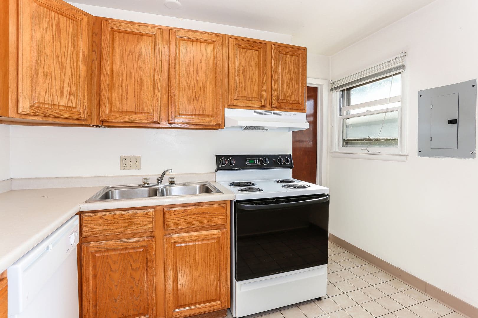 Ann Arbor Apartment: 1331 Washtenaw Ave