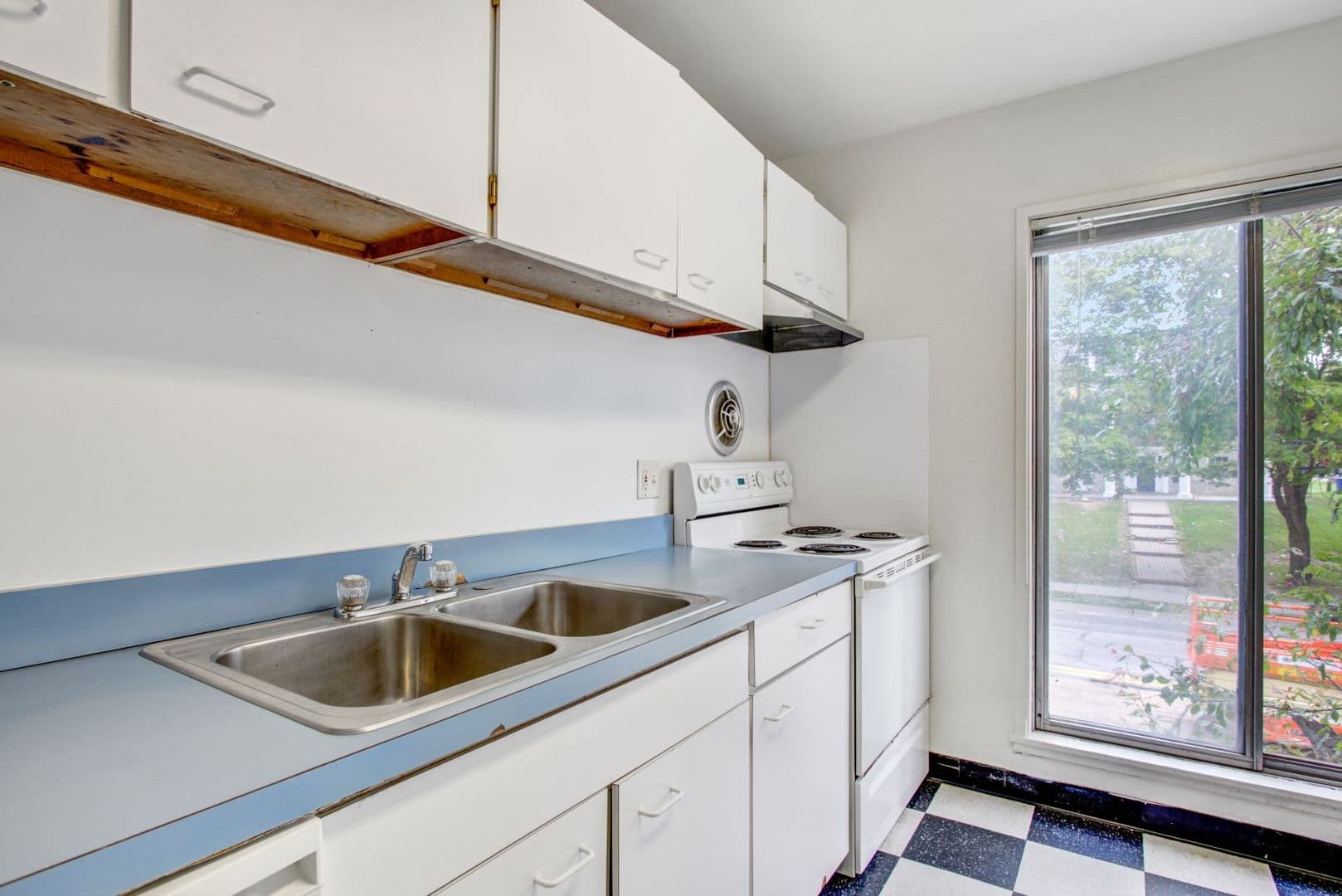 Ann Arbor Apartment: 1335 S. University Ave