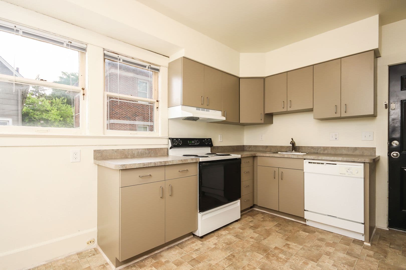 Ann Arbor House: 507 Mack Rd