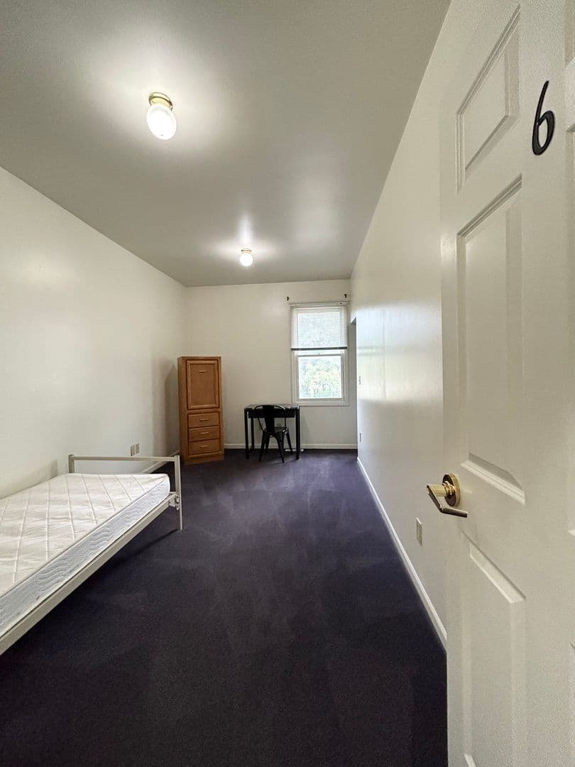 Ann Arbor House: 1348 Wilmot Ct.