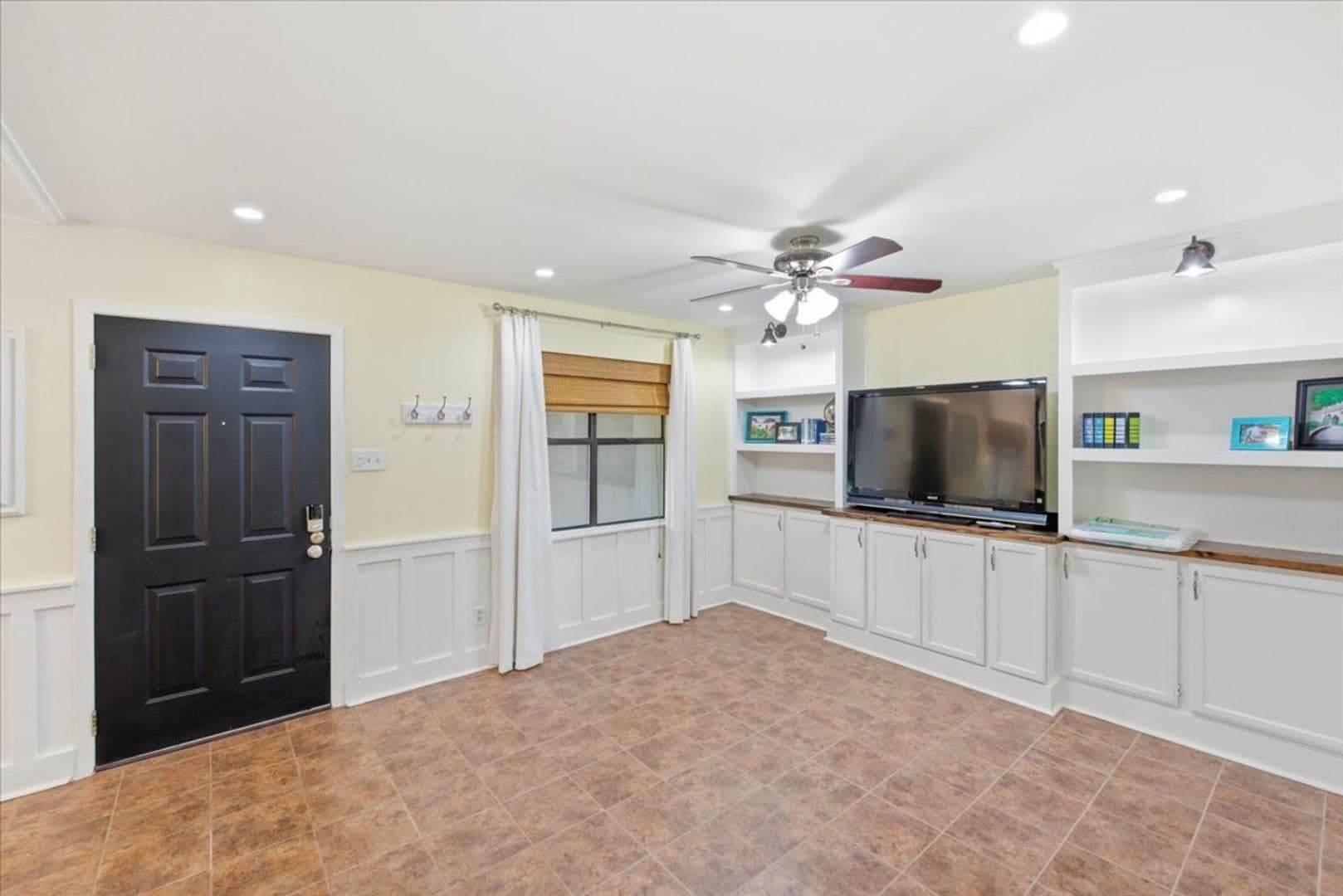 Waco House: 1214 Baylor Ave Unit 110
