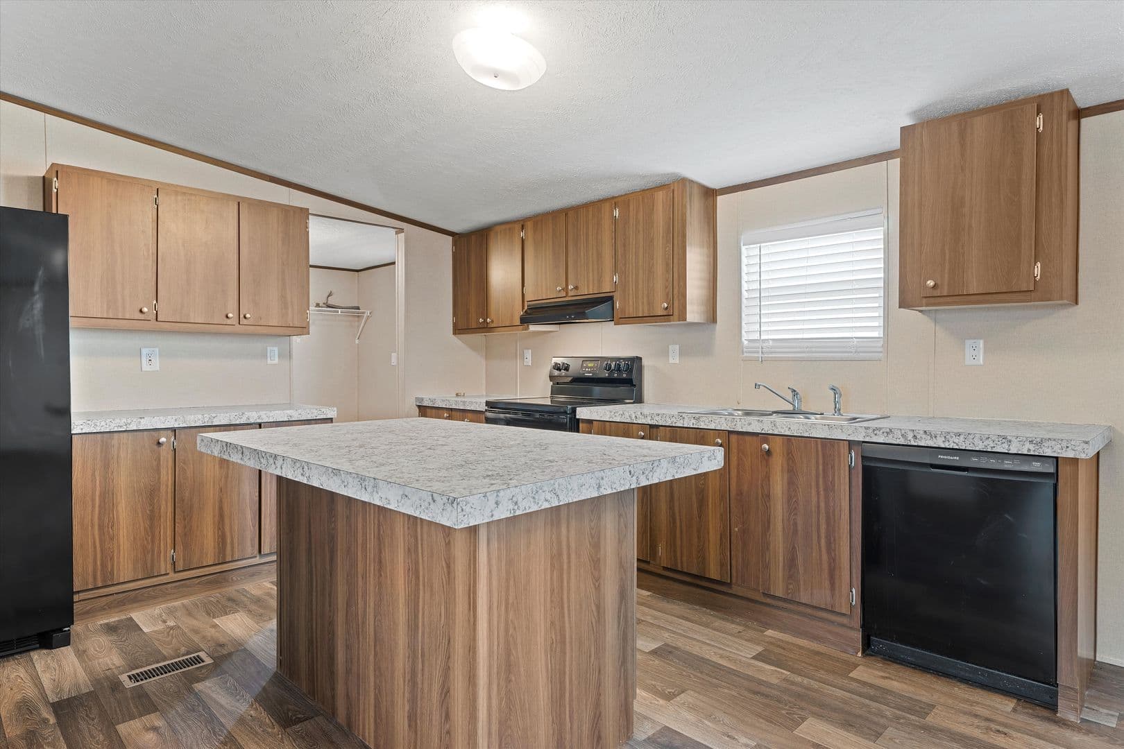 Waco House: 342 Rio Rim
