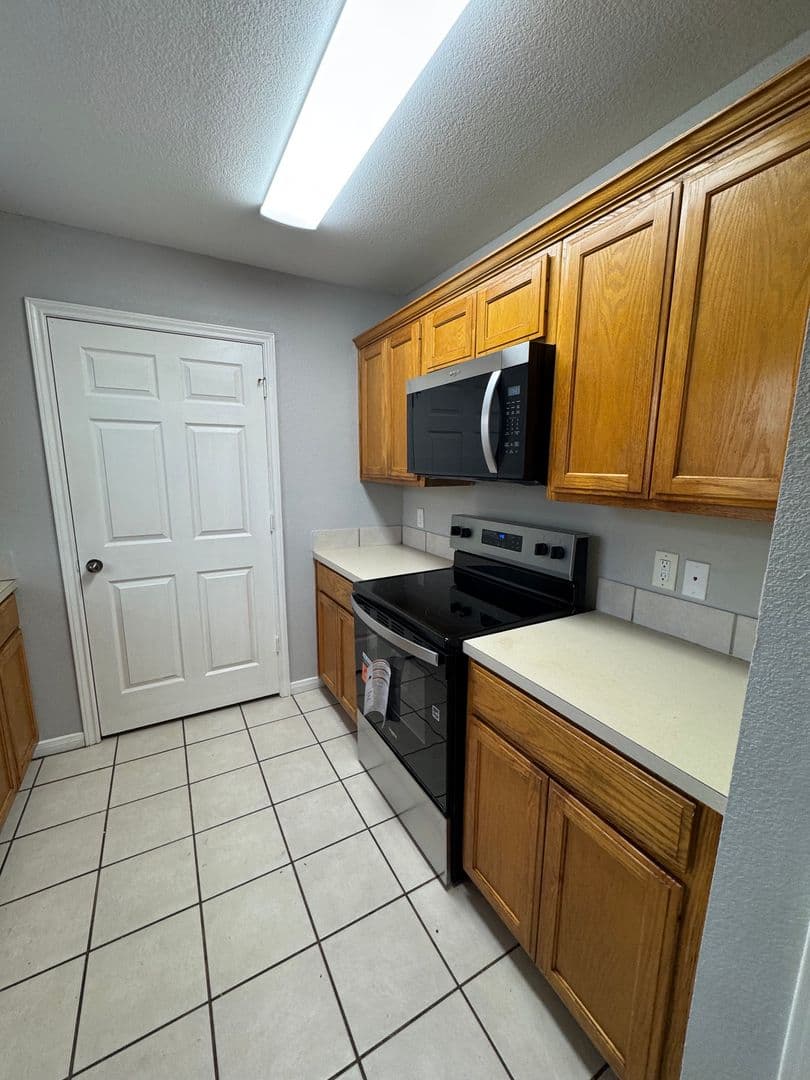 Waco House: 10237 Hyacinth Ln Unit B