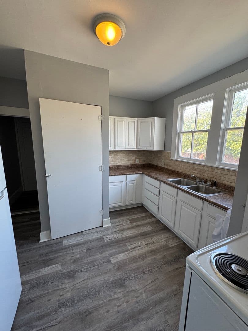 Waco House: 2301 Lasker ave
