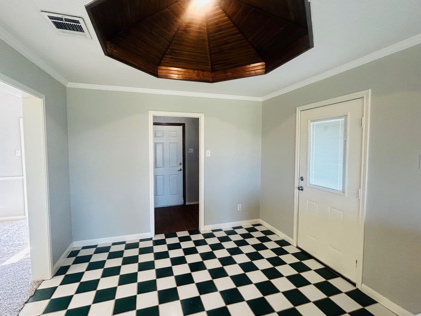 Waco House: 9015 S 3rd