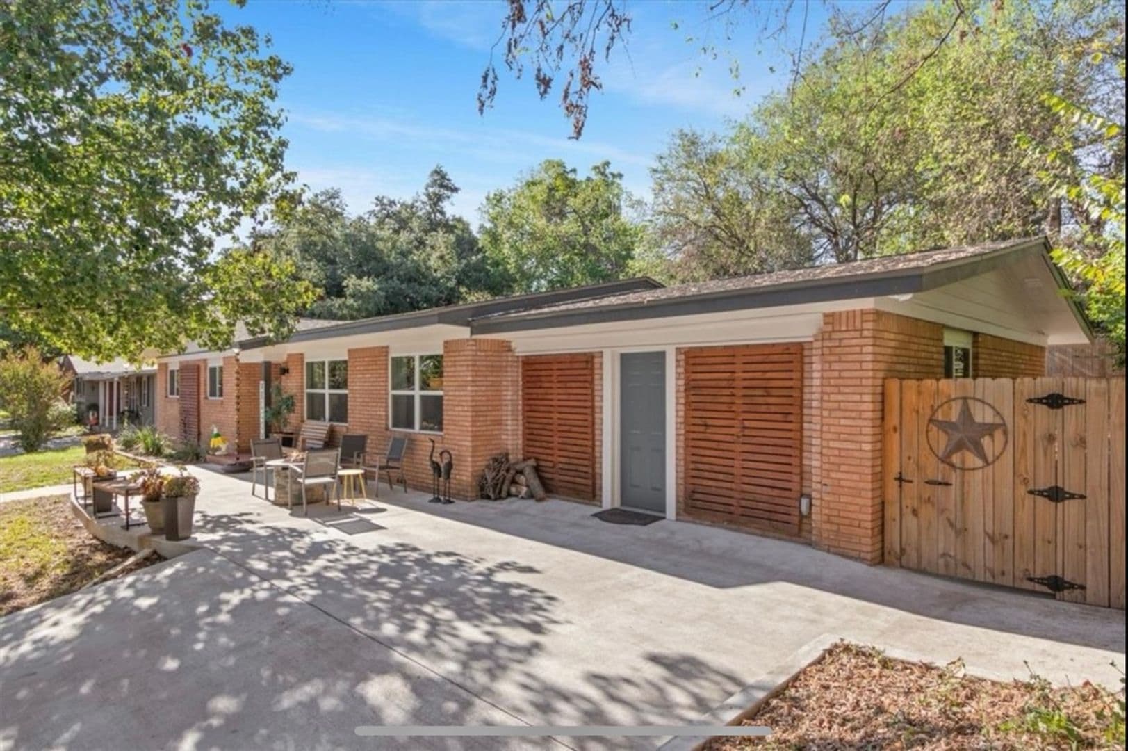 Waco House: 2316 Hermanson