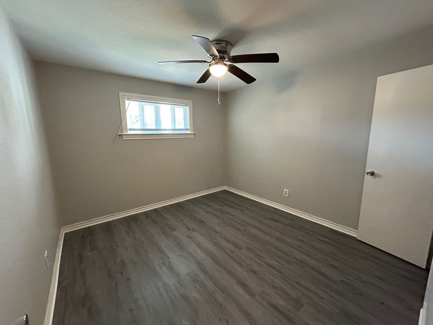 Waco Apartment: 700 S Valley Mills Dr / 3335, 3337, 3339 Willowbrook