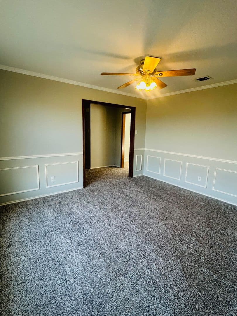 Waco House: 9015 S 3rd