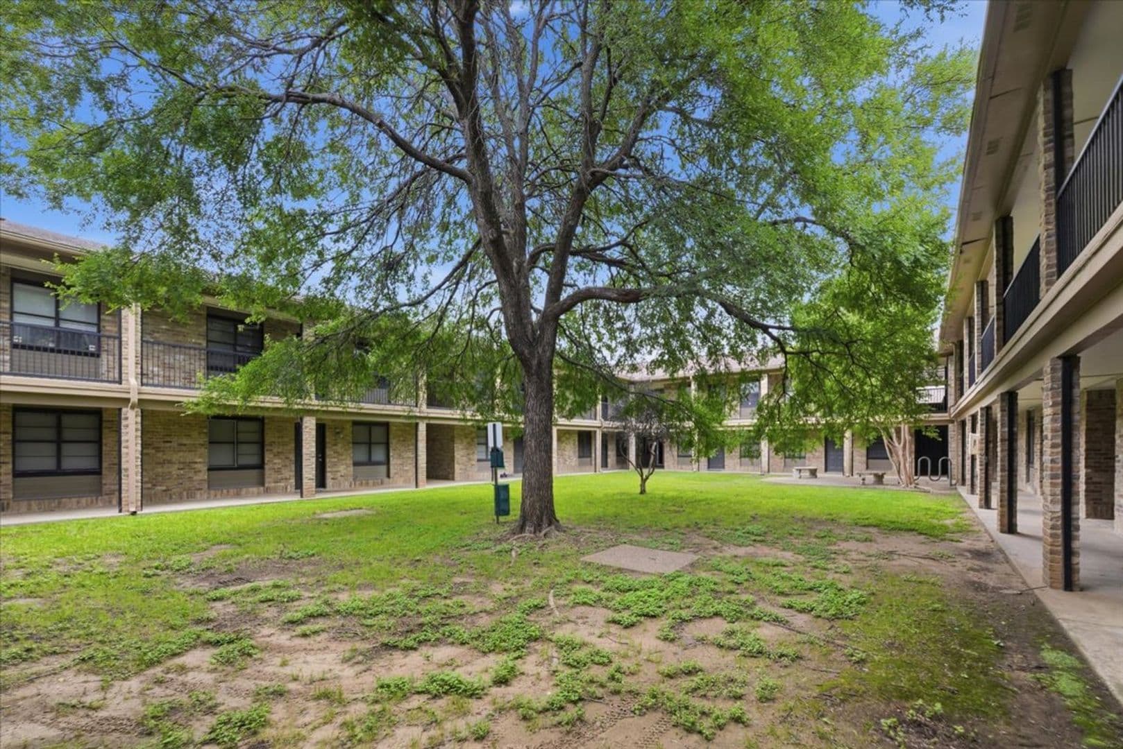 Waco House: 1214 Baylor Ave Unit 110