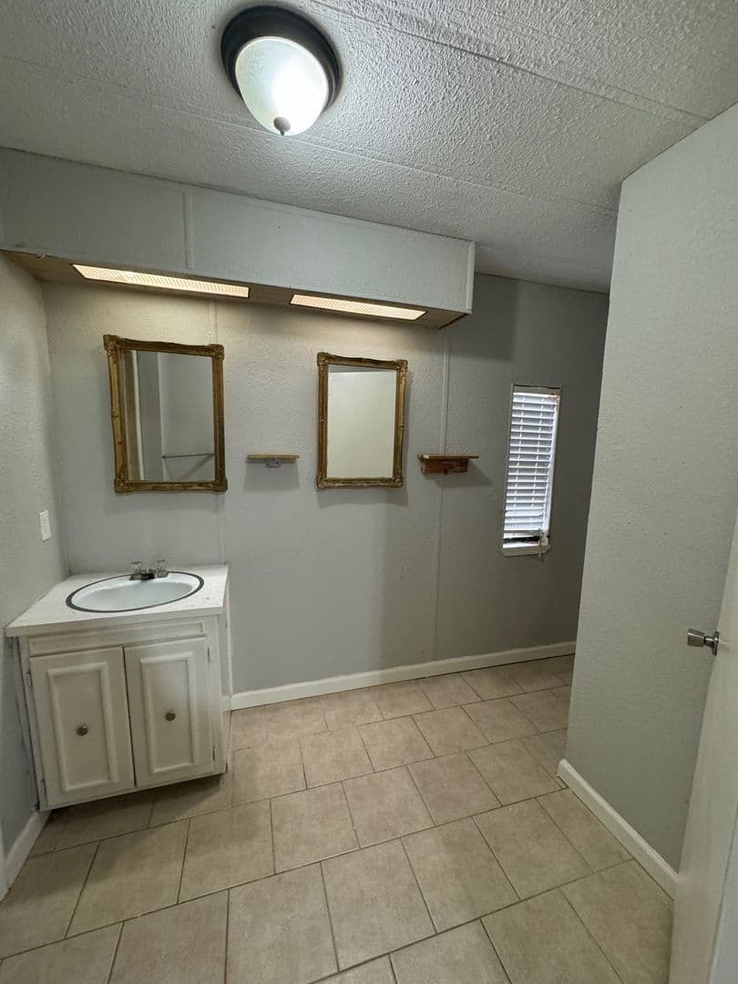 Waco House: 441 Daybreak