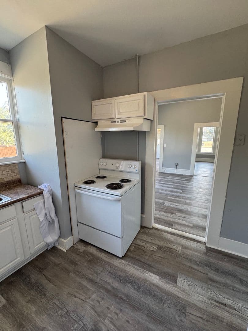 Waco House: 2301 Lasker ave