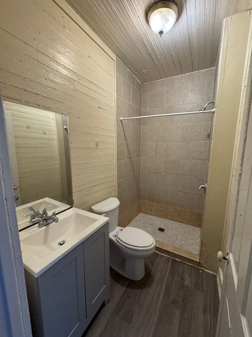 Waco House: 2301 Lasker ave