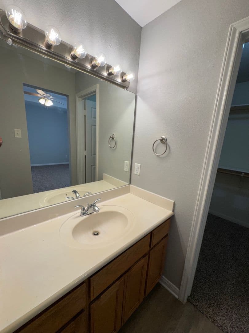 Waco House: 10237 Hyacinth Ln Unit B