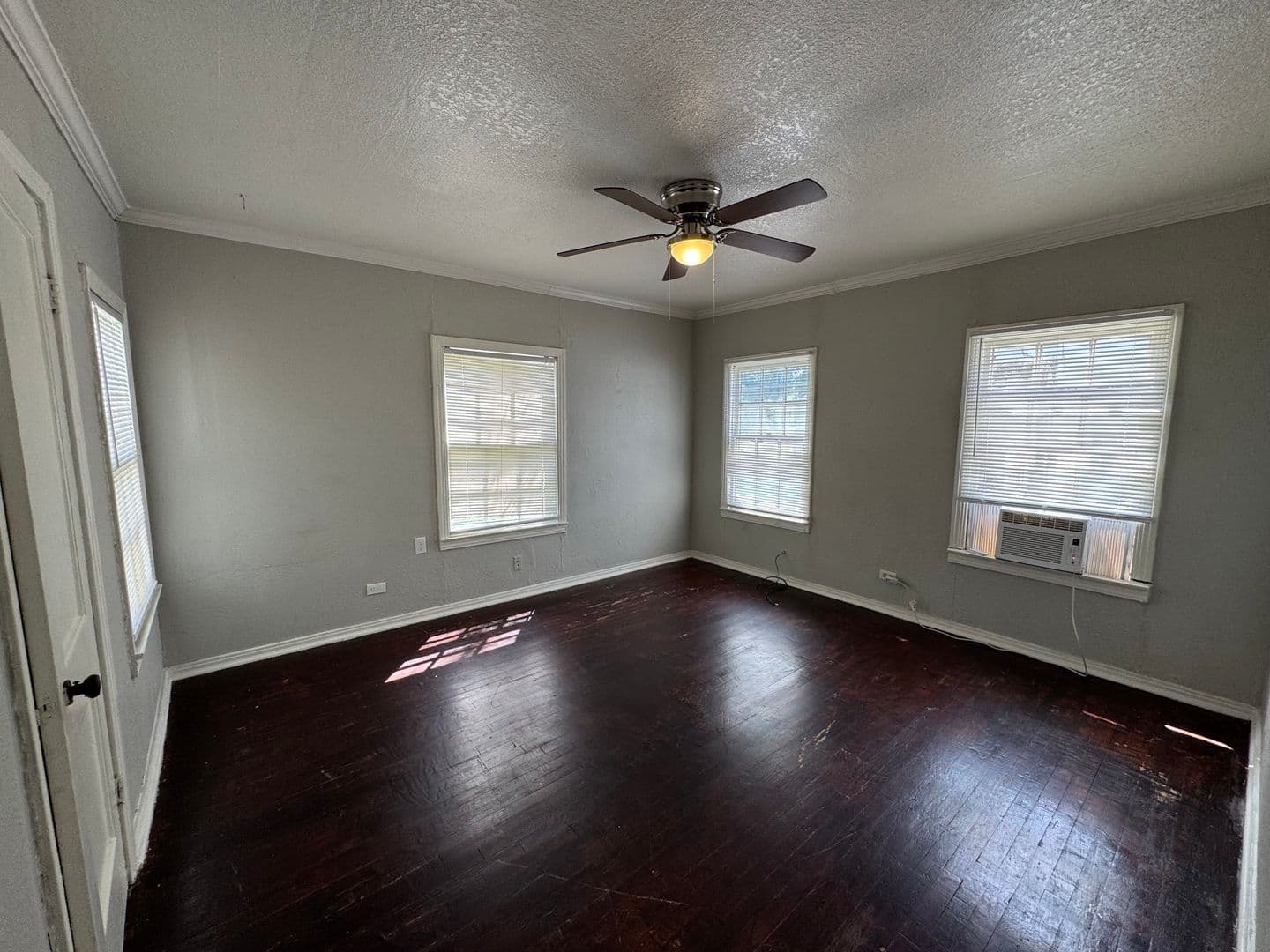 Waco House: 3624 N 23rd St